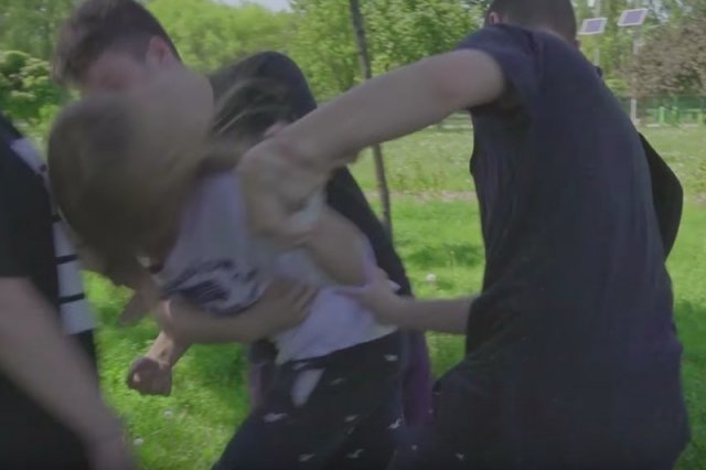 Niewiele osób reaguje na przemoc.