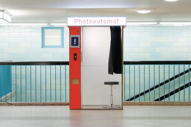 Fotobudki są bardzo popularne w Berlinie. Ta jest jednak absolutnie wyjątkowa.
