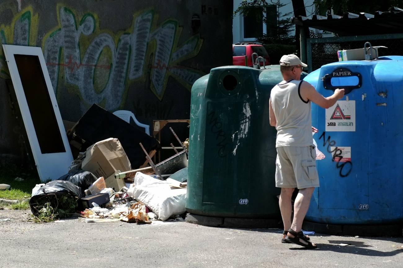 wózek na klatce, mieszkanie w bloku, afera o wózek, wózek przeszkadza sąsiadom, wózek dla dziecka, wózek dziecięcy