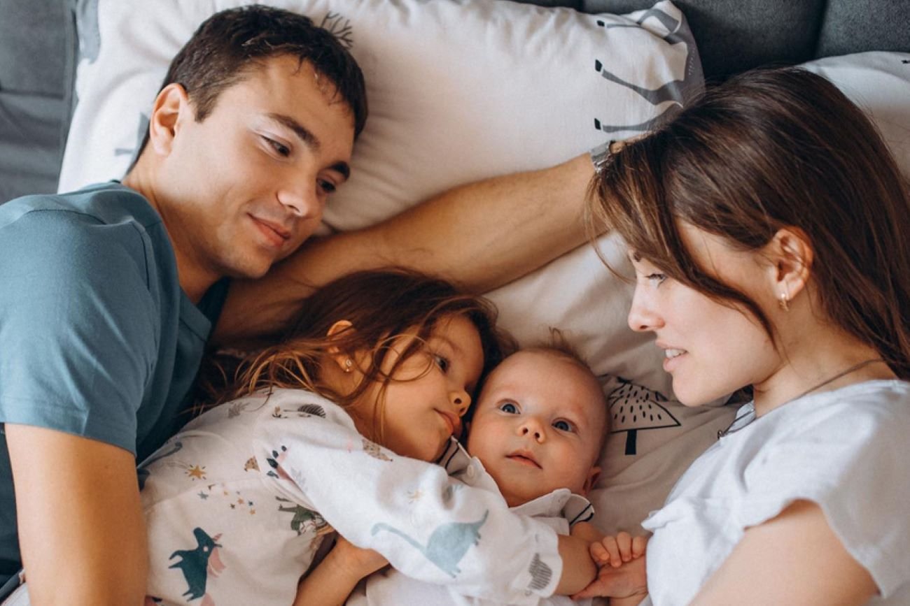 Młoda mama z Ukrainy mówi córce, że wybuchła wojna