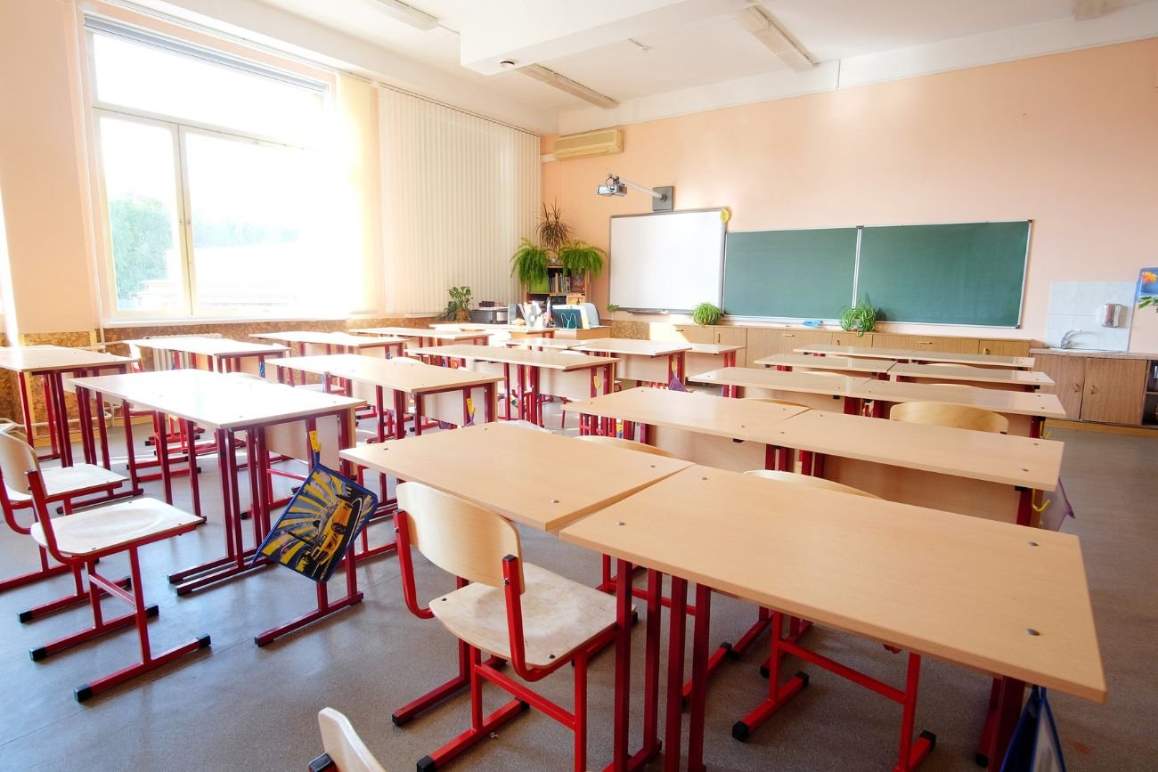 pusta klasa w szkole pusta klasa w szkole