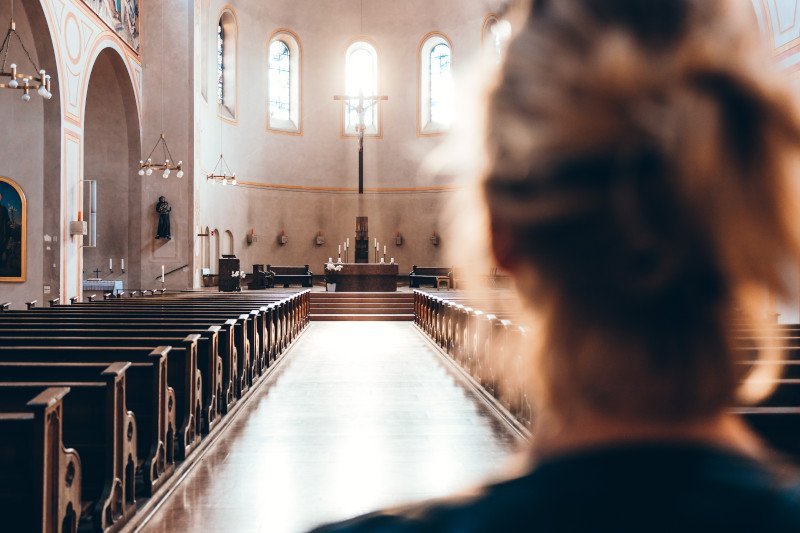 Na Facebooku powstało wydarzenie "Wystąp z kościoła na święta". Coraz więcej osób chce dokonywać apostazji.