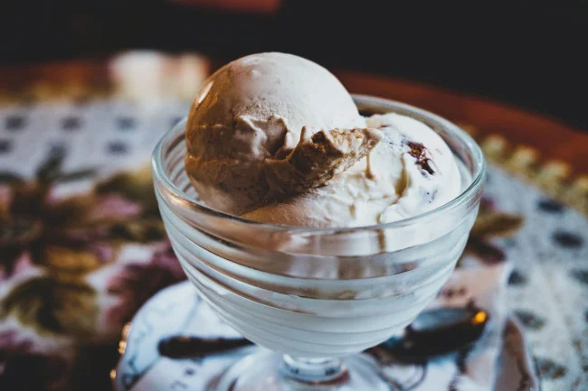 Domowe lody orzechowe bez jajek - przepis