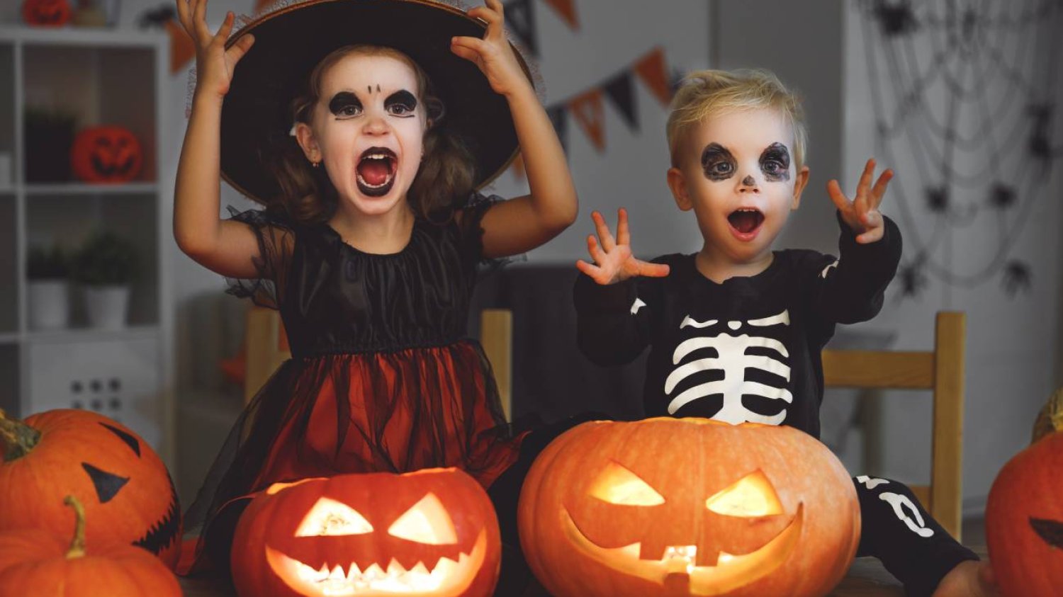 Dzieci przebrane z okazji Halloween.