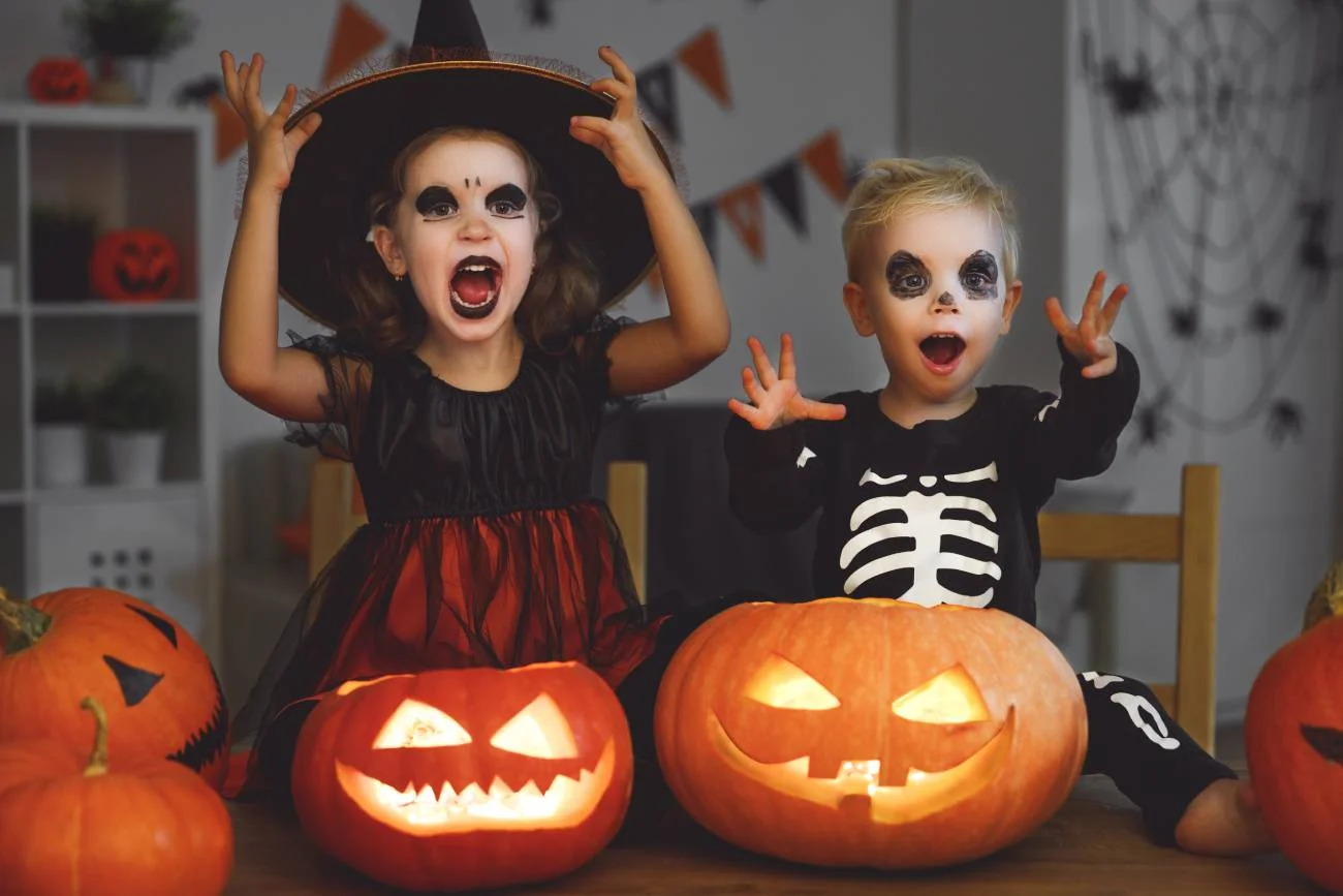 Dzieci przebrane z okazji Halloween.
