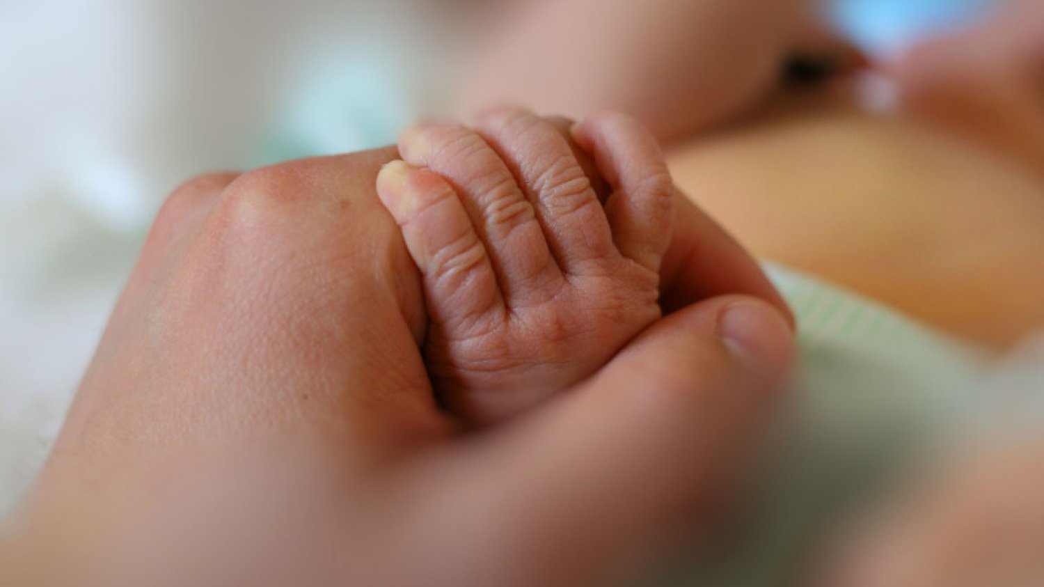 13-latka urodziła dziecko. Dowiedziała się o tym tylko dlatego, że uległa wypadkowi.