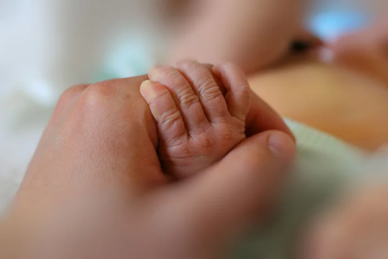 13-latka urodziła dziecko. Dowiedziała się o tym tylko dlatego, że uległa wypadkowi.