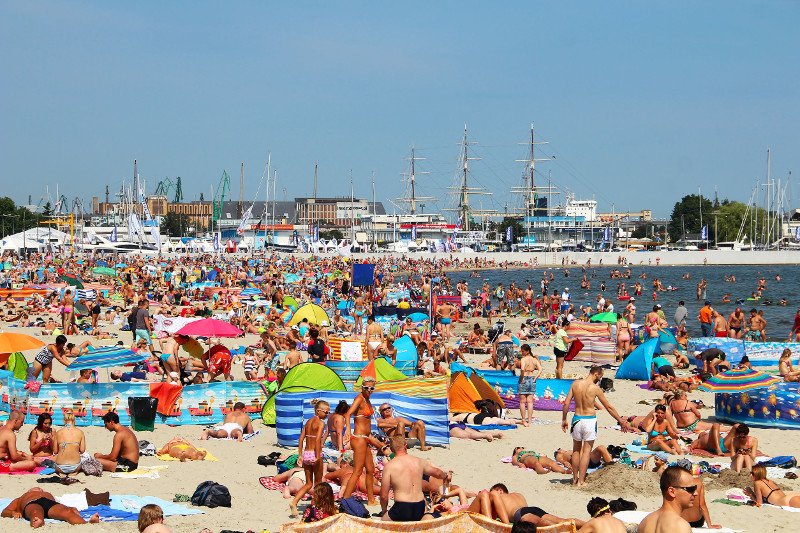 Taki widok na plażach w Polsce nie jest wyjątkiem.