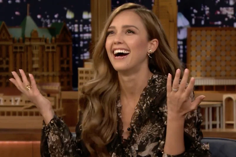 Jessica Alba wystąpiła w telewizyjnym show, w którym zdradziła jaką zasadą kierują się z mężem przy wyborze imion dla dzieci.