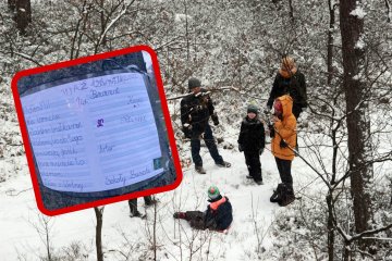 Uczniowie szkoły podstawowej zawiesili kartkę na drzewie: ważny apel