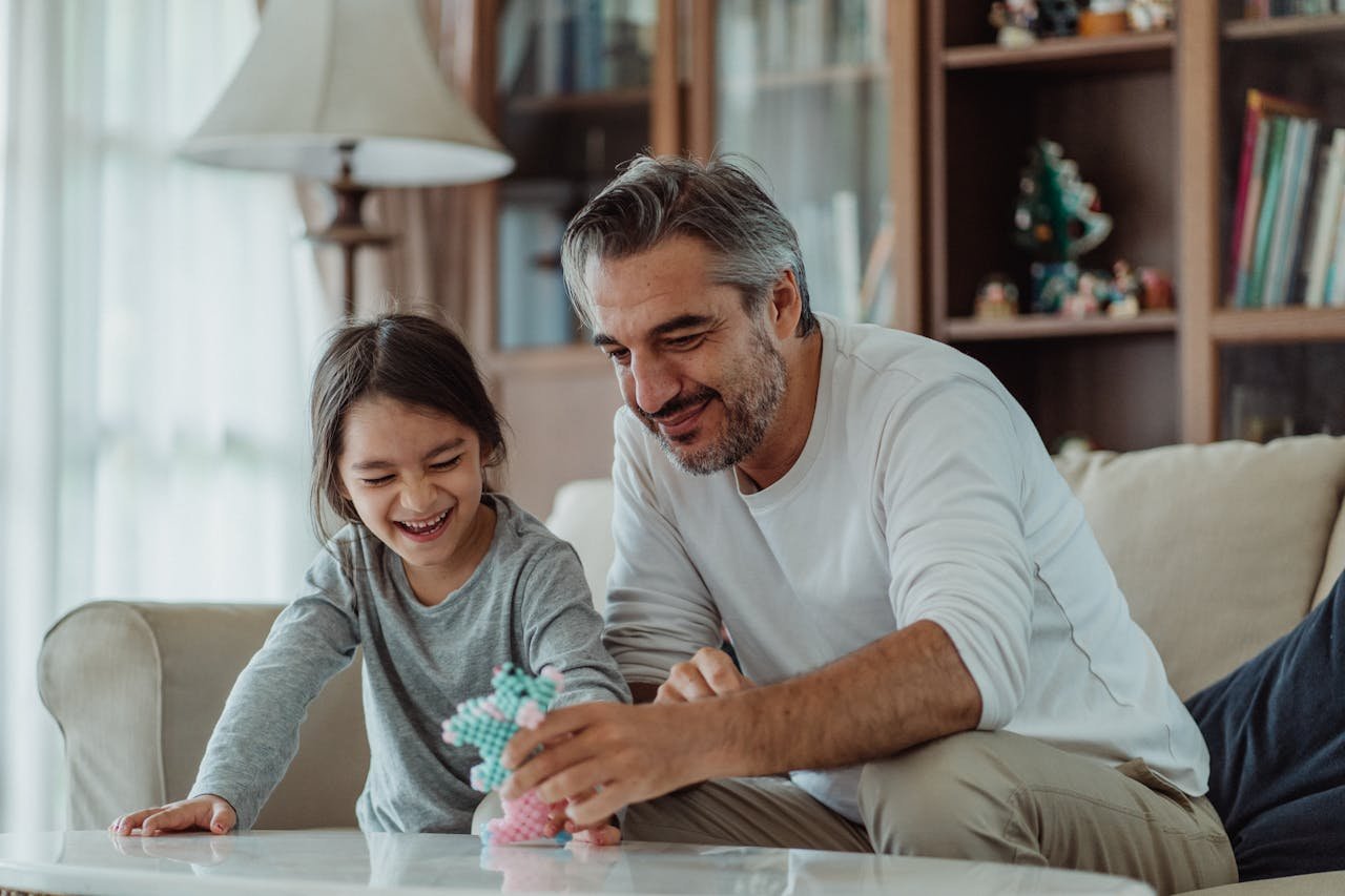 Psycholożka o pochwałach z automatu: "Nie wzmacniają poczucia własnej wartości dziecka"