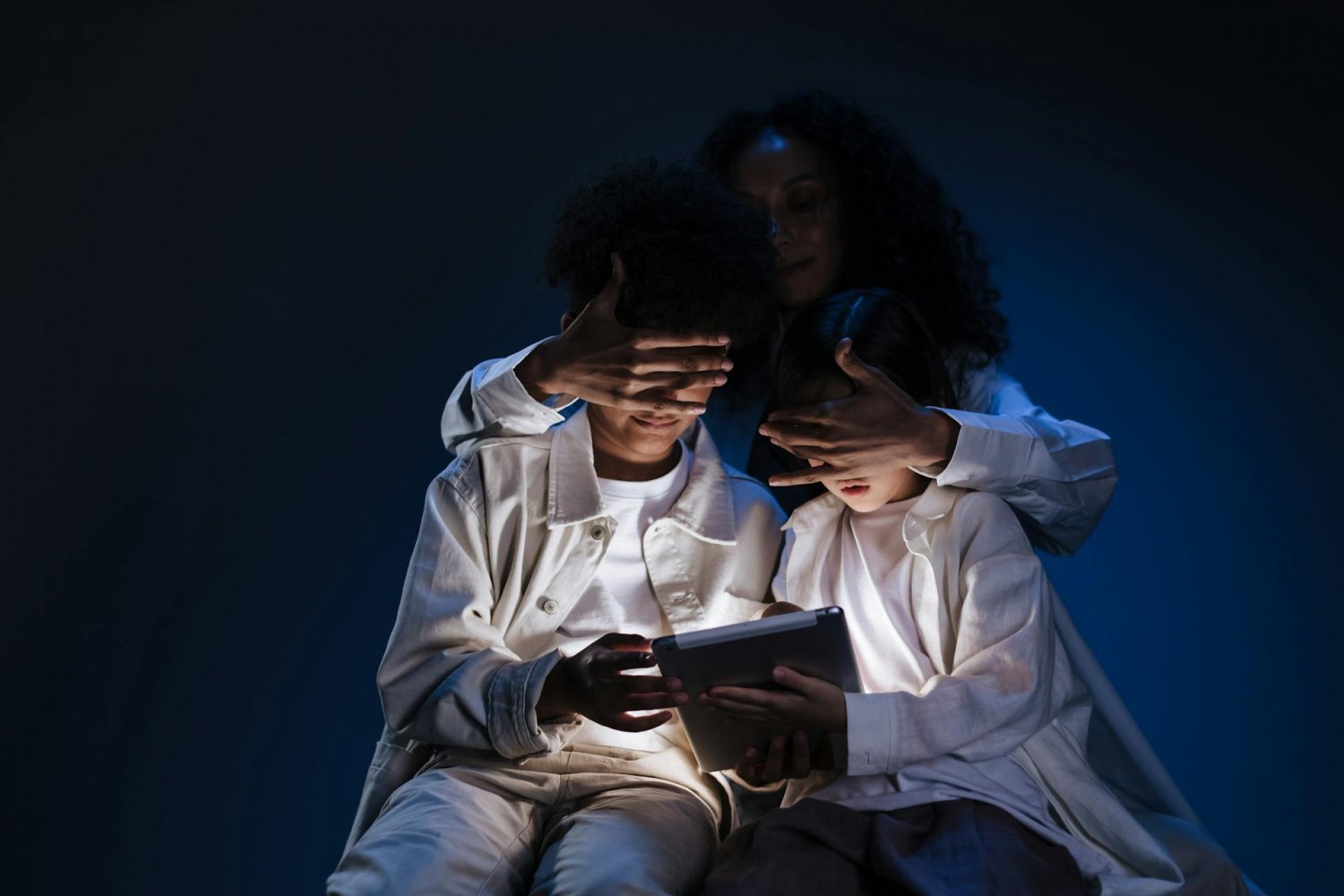 Prywatna szkoła daje 10% zniżki za używanie dzieci do marketingu. Internauci nie kryją oburzenia