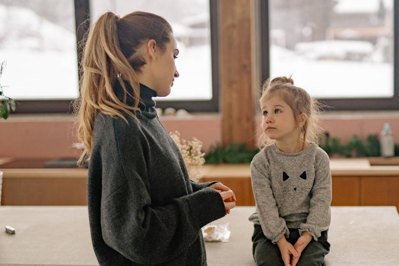 rozmowa z dzieckiem, rozmowa z nastolatkiem, zdania pułapki, czego nie mówić nastolatkowi, wychowanie nastolatka