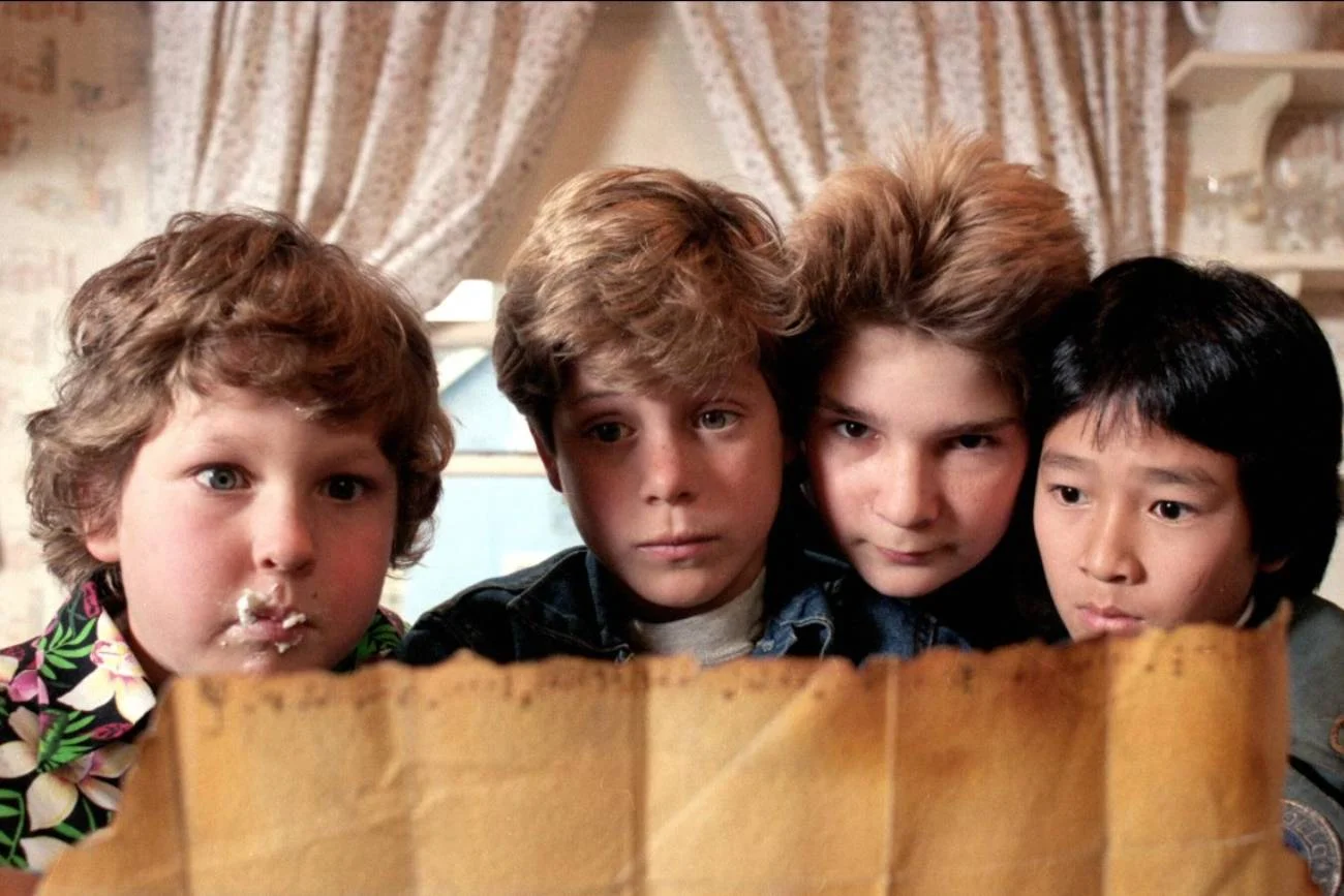 kadr z filmu "The Goonies" kadr z filmu "The Goonies"