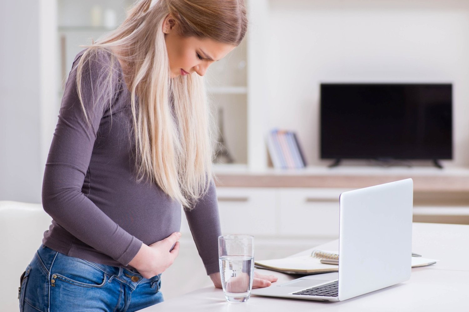 Skurcze porodowe: jak rozpoznać, jak liczyć, kiedy jechać do szpitala