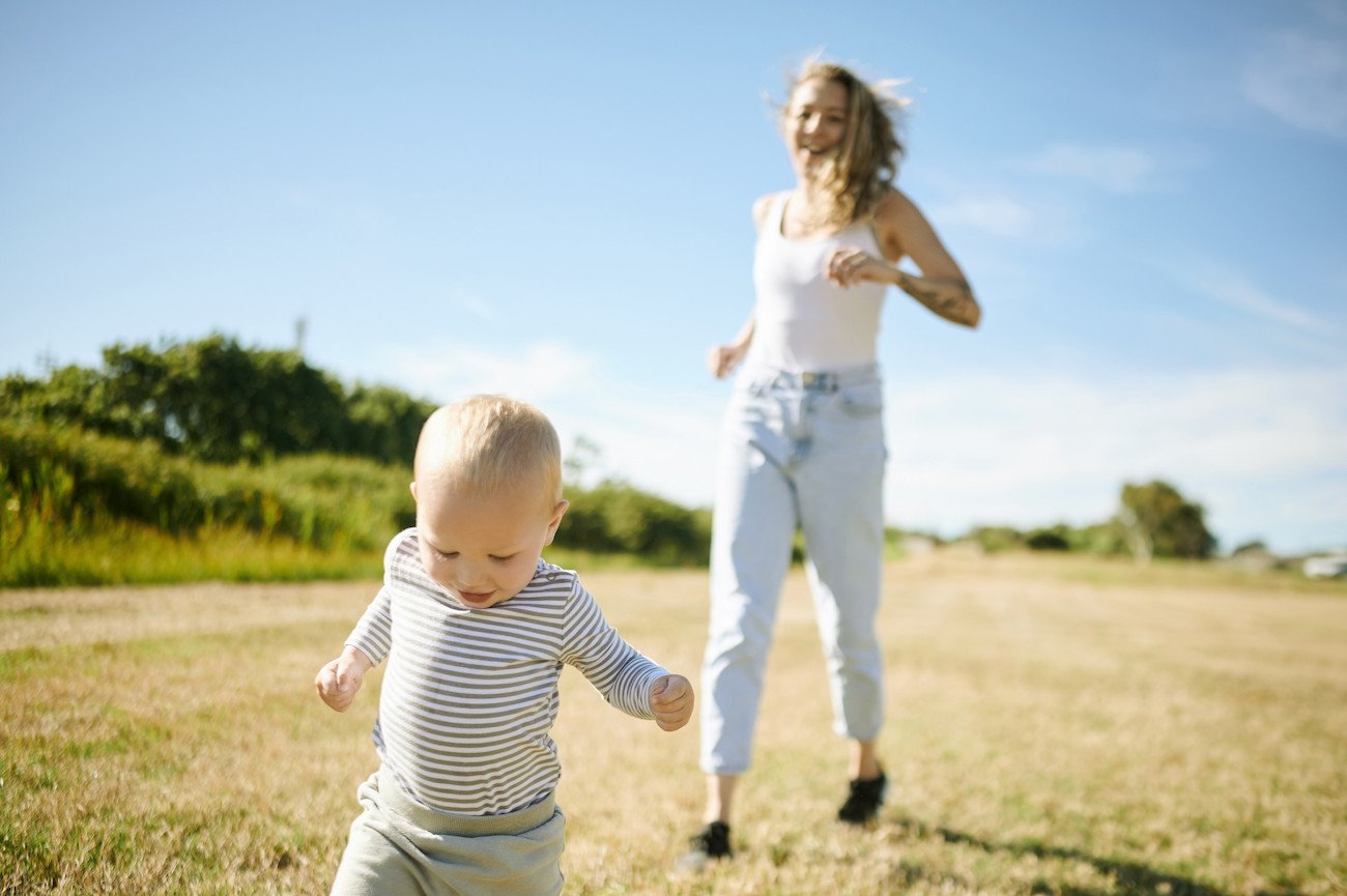 Krok po kroku - o mądrym towarzyszeniu dziecku w rozwoju ruchowym