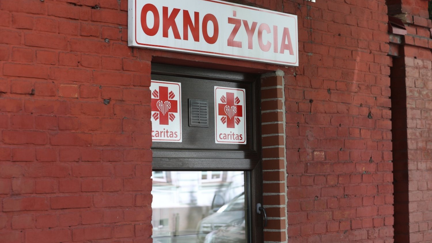 W oknie życia we Wrocławiu pozostawiono dwuletniego chłopca.