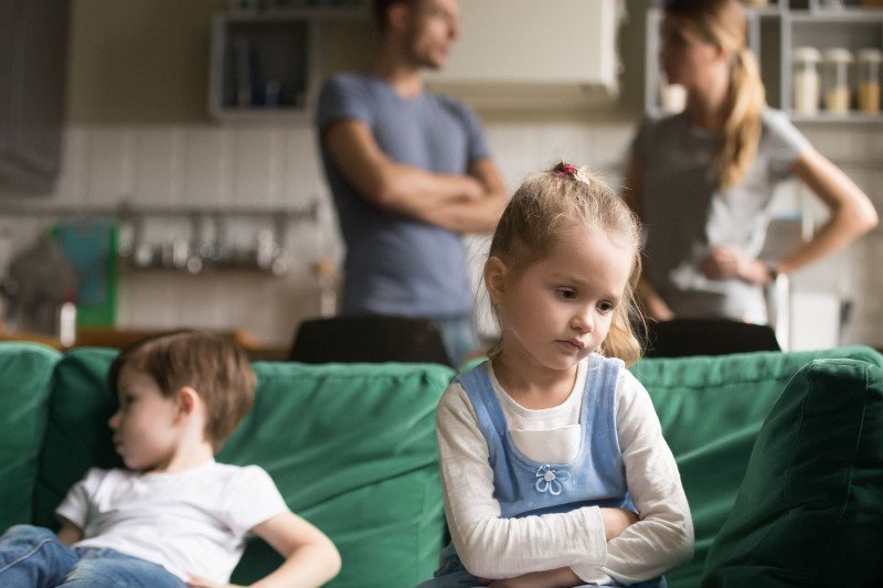 Zdarza się, że dorośli ludzie obwiniają rozwód rodziców za niepowodzenia we własnym dorosłym życiu.