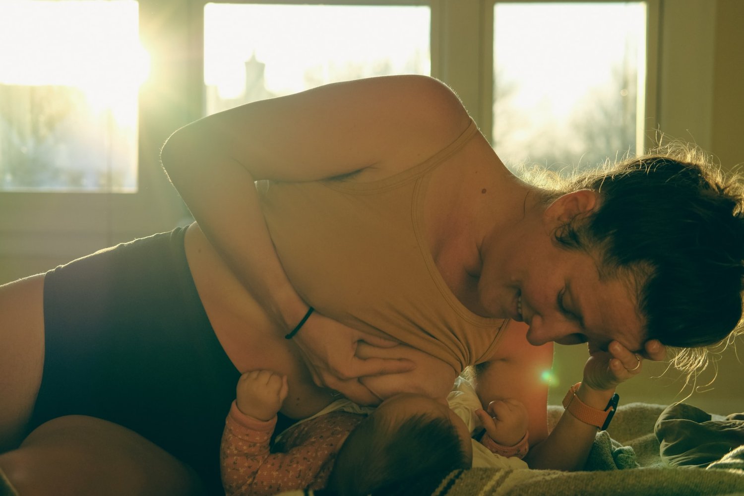 Herbata na laktację, zwiększenie laktacji, pobudzenie laktacji, bawarka, zioła na laktację, herbata z mlekiem na laktację