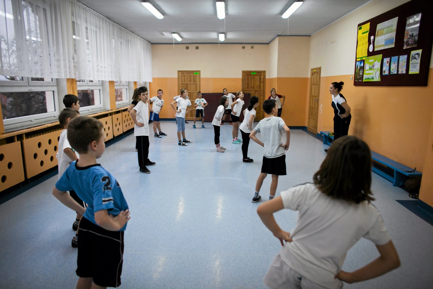 Filmik Nowackiej o WF-ie wywołał burzę. "Pani nie ma pojęcia, w jakich warunkach ćwiczą dzieci"