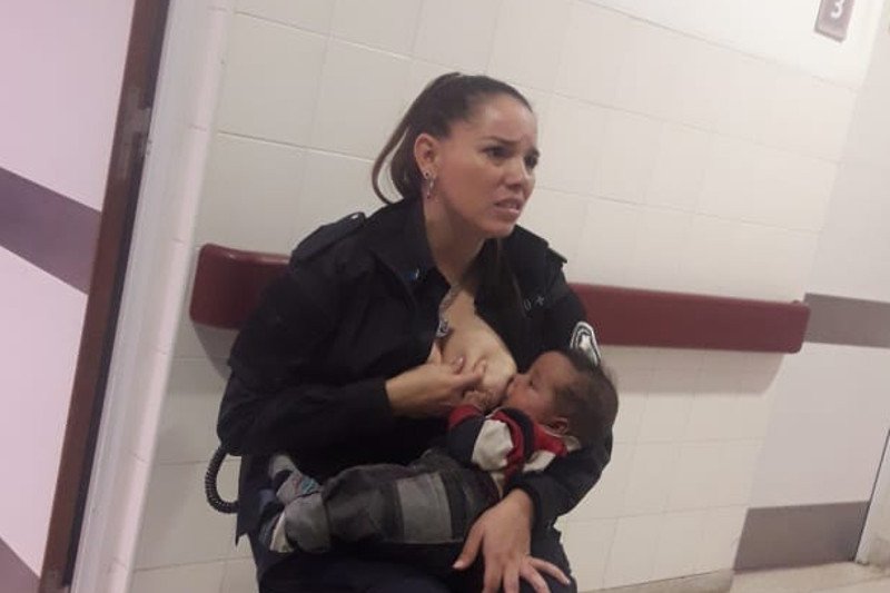 Celeste Ayala utuliła i nakarmiła dziecko