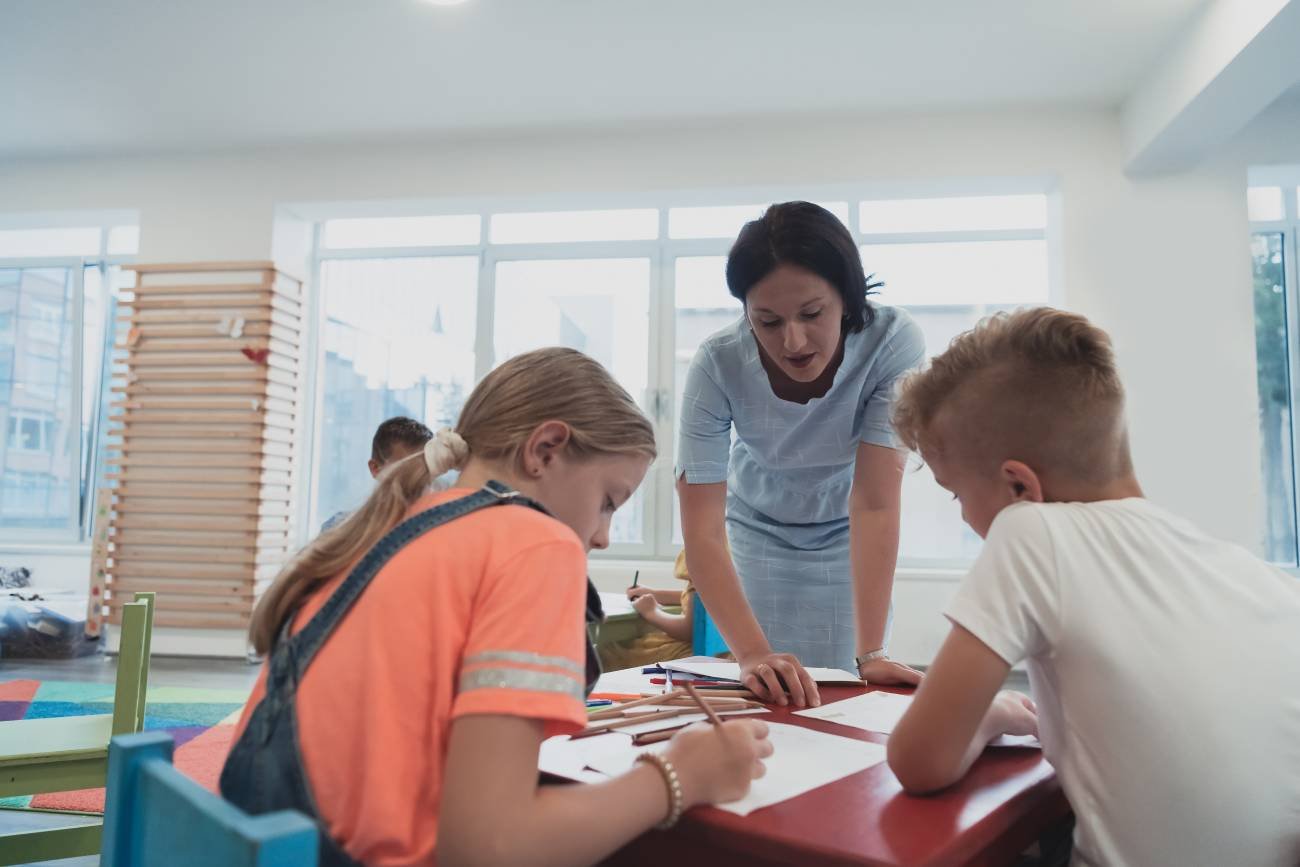 Młodzi żądają praw, a zapominają o swoich obowiązkach. MEN szykuje surowe kary dla uczniów