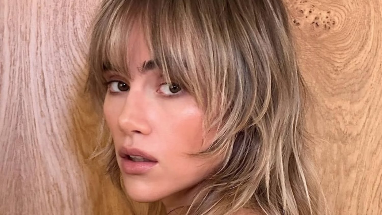 Grzybowe włosy podbijają salony. Wyglądają drogo a odrost ledwo widać