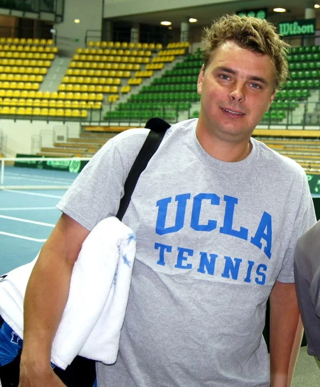 Marcin Matkowski na zdjęciach pojawia się raczej sam, bez dziecka.