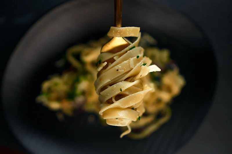 Alio olio peperoncino. Jak przygotować prosty makaron?