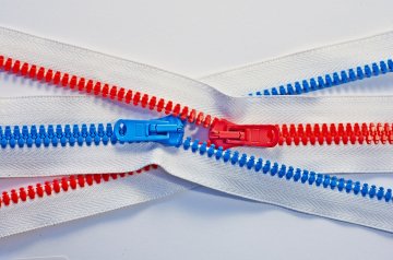 Dlaczego męskie ubrania zapina się na odwrotną stronę niż damskie?