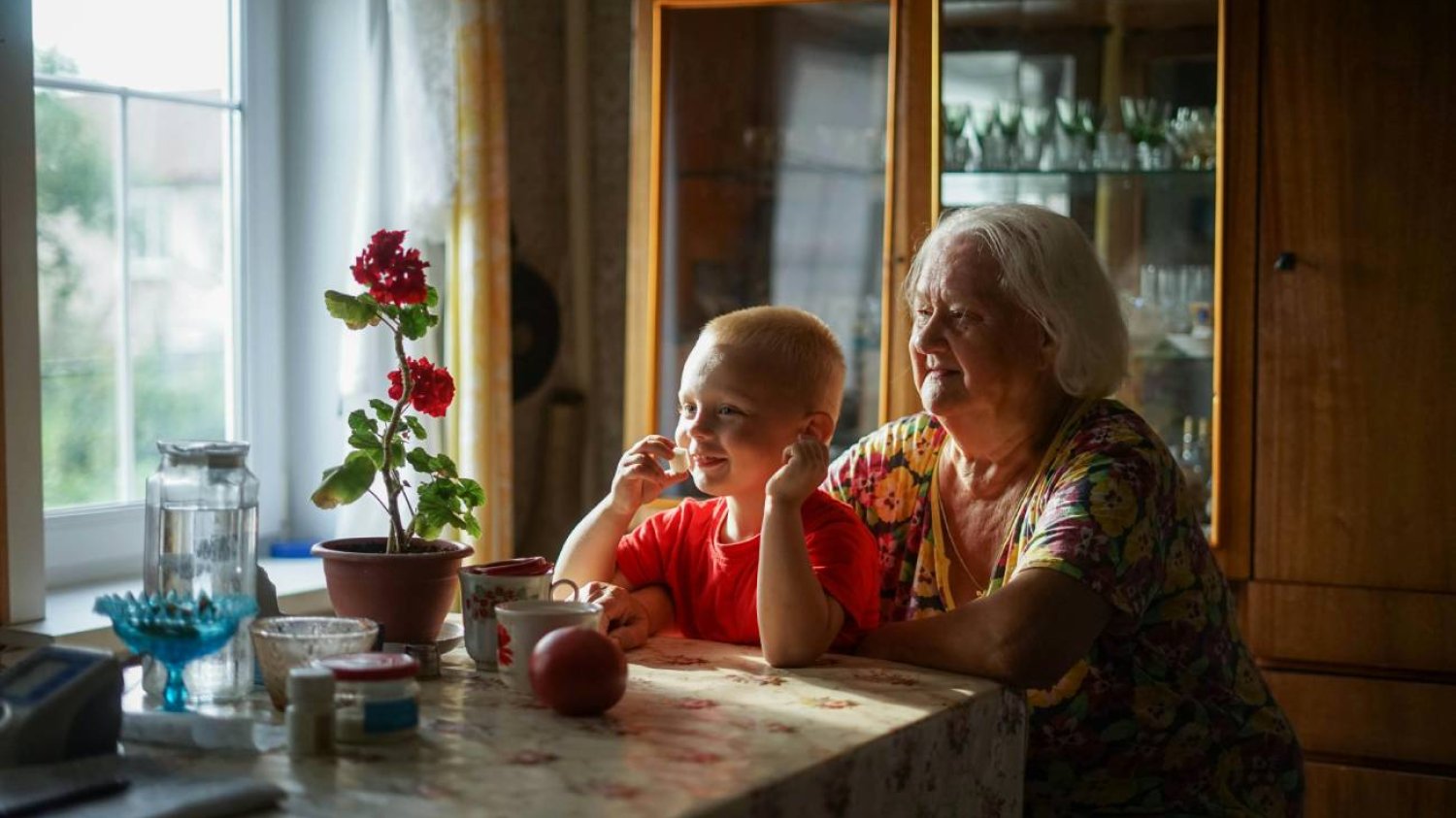 babcia z wnuczkiem