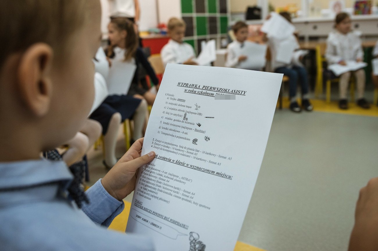 Jak zapisać dziecko do szkoły? Rekrutacja już wystartowała, nie przegap terminów!