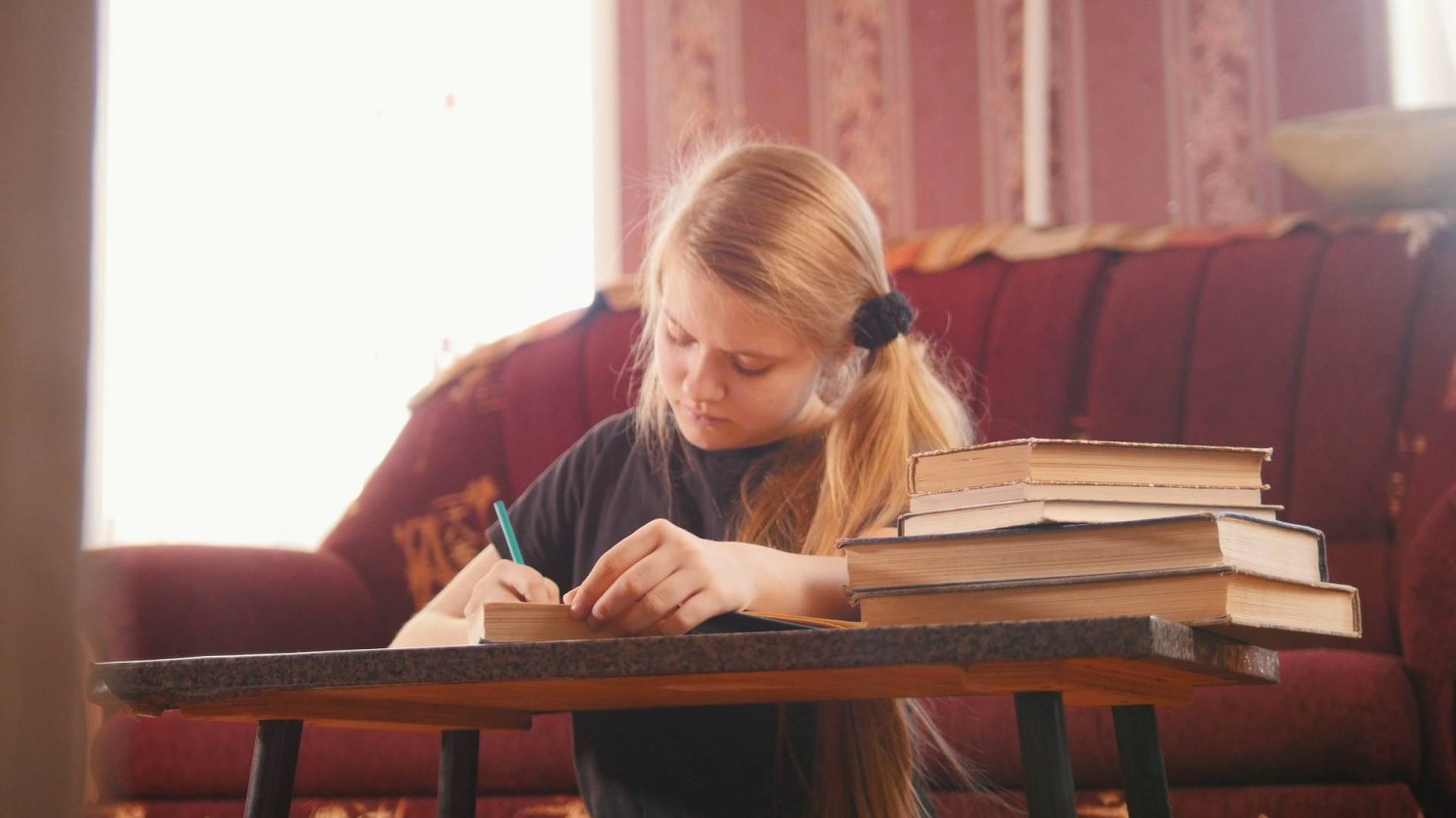 nastolatka ucząca się w edukacji domowej