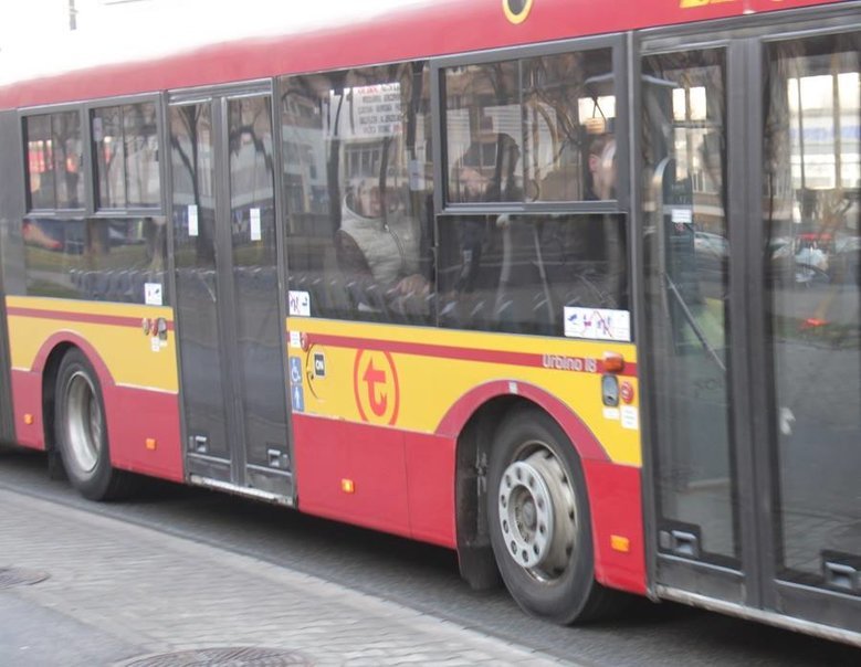 Czy dziecko musi odpowiadać nieznajomej osobie?