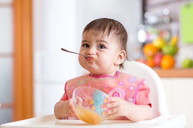 Owoce mogą uczulać, szczególnie najmłodsze dzieci.
