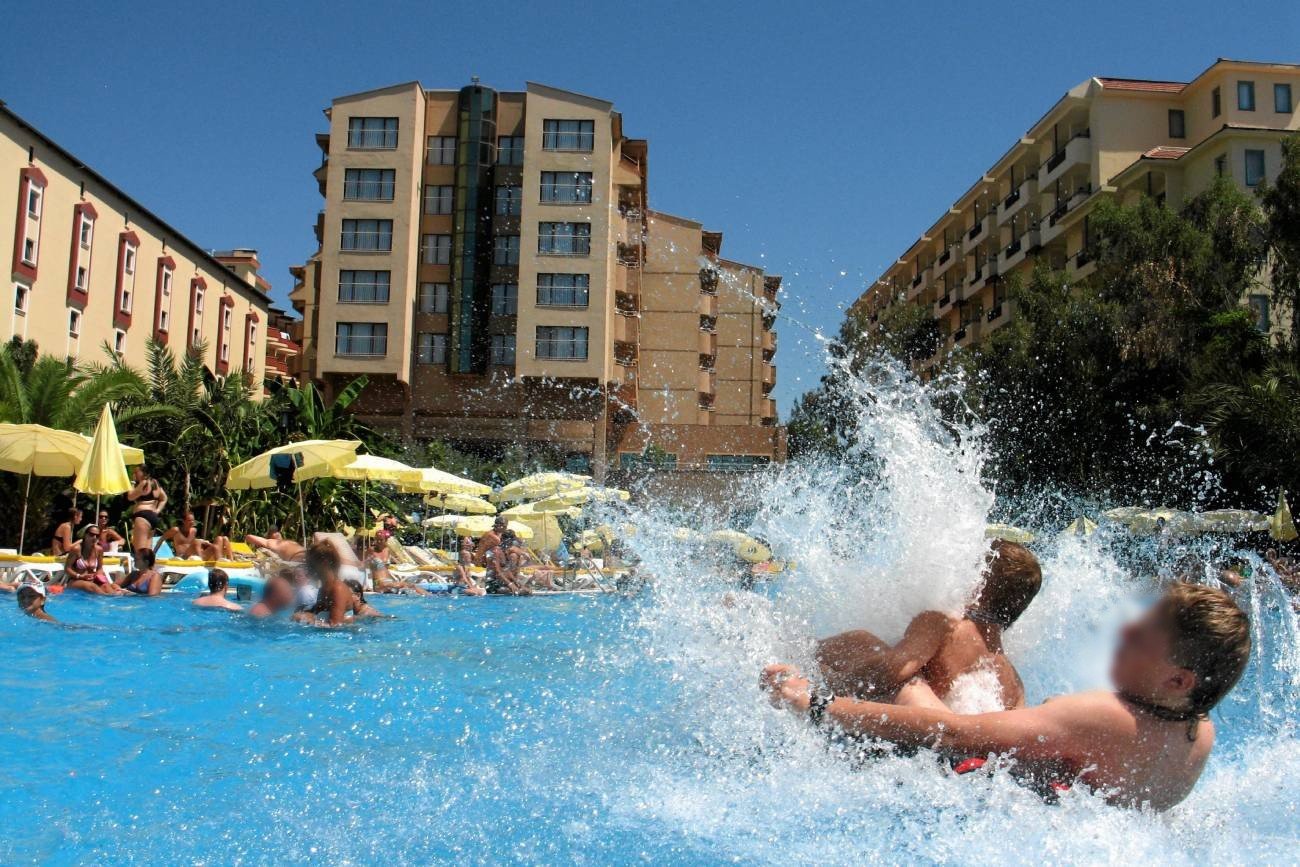 Pojadę z rodziną na all inclusive. Oto, jak będę unikać "Polaków-cebulaków"