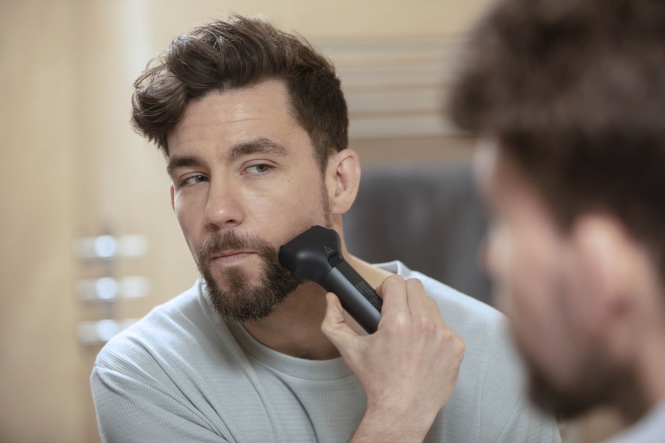 Oryginałym prezentem na Dzień Ojca może być PANASONIC Multishape ER-CKN2, rewolucyjny trymer z wymiennymi głowicami i zaawansowaną japońską technologią ostrzy. Jest to urządzenie, które wykorzystuje modułowy systemu do higieny osobistej.