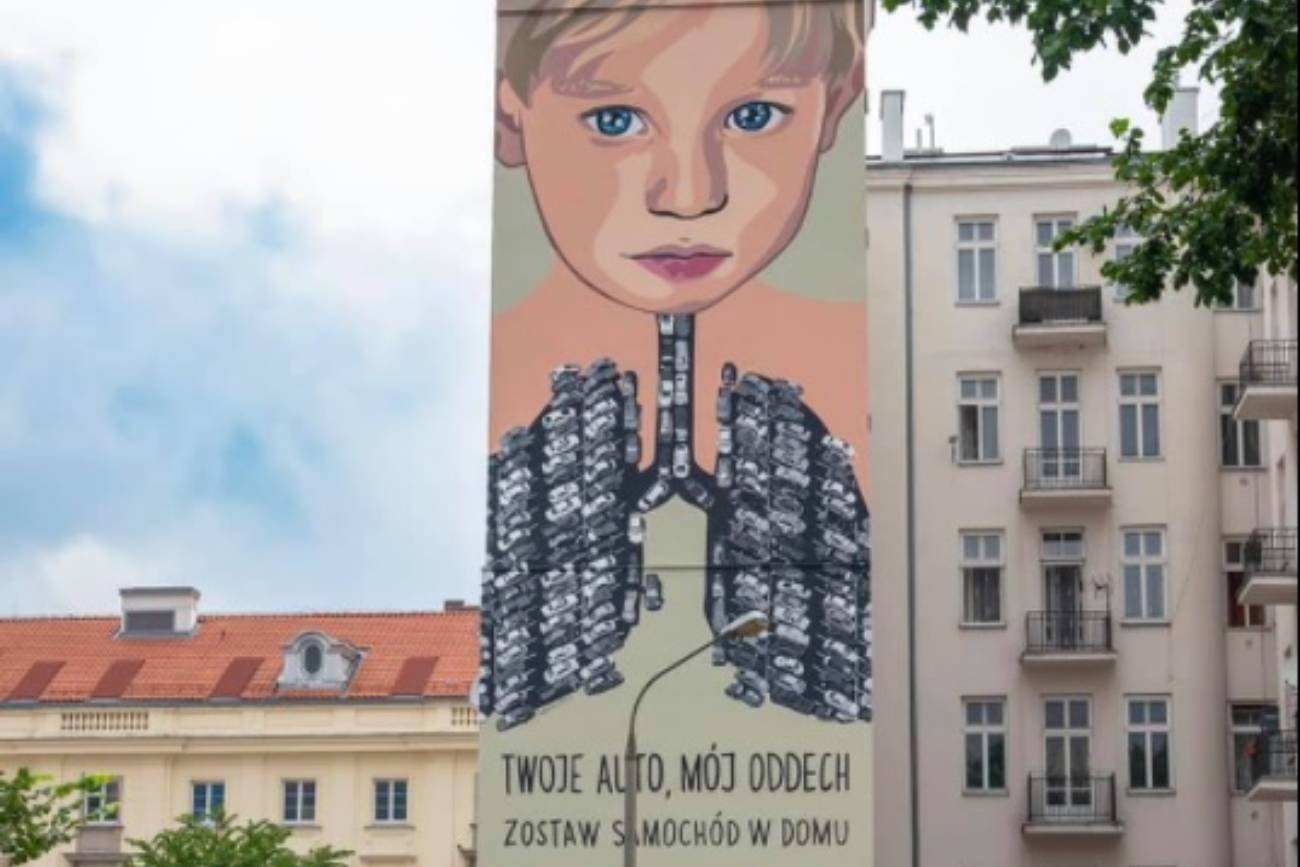 Mural "Twoje auto, mój oddech" w Warszawie