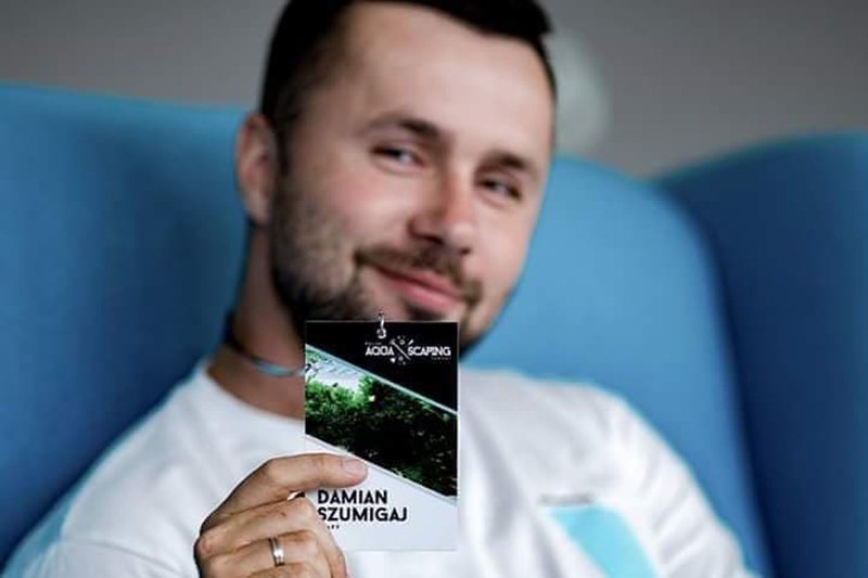 Damian Szumigaj jest mężczyzną, który zawodowo zajmuje się opieką nad dziećmi