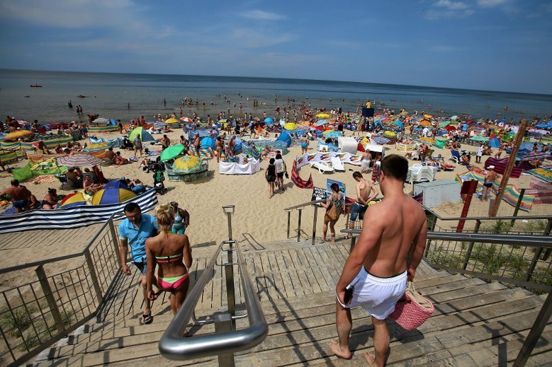 Połowa Polaków nie znosi widoku nagich dzieci na plaży