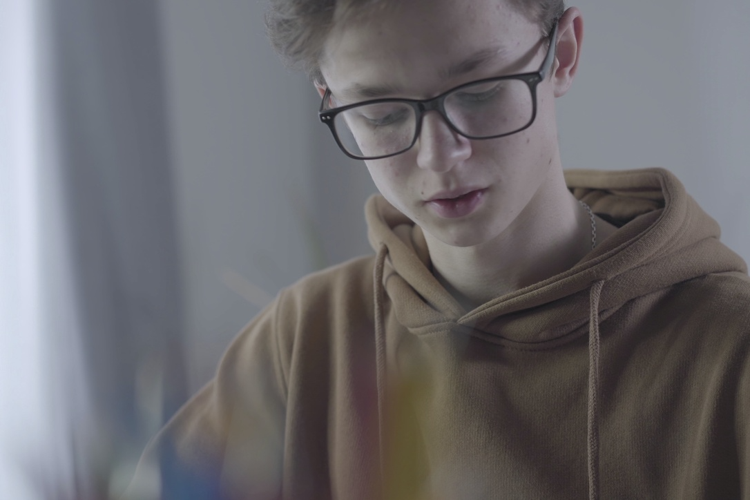 "Masz już dziewczynę?" Tych 5 pytań nie zadawaj swojemu nastoletniemu dziecku