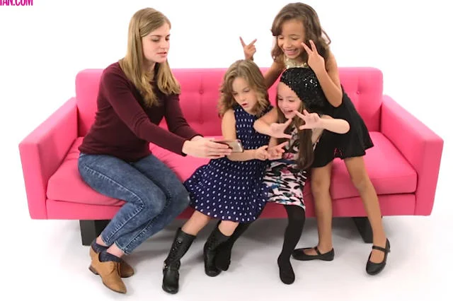 Fot. Screen z Youtube / [url=https://www.youtube.com/watch?v=sr5zF-QpD8Y]Cosmopolitan.com[/url]