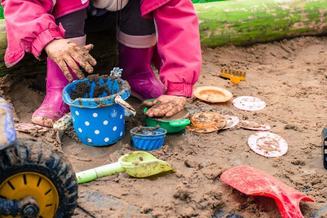 Nie odmawiajmy dziecku zabaw na świeżym powietrzu – ma to pozytywny wpływ na jego zdrowie
