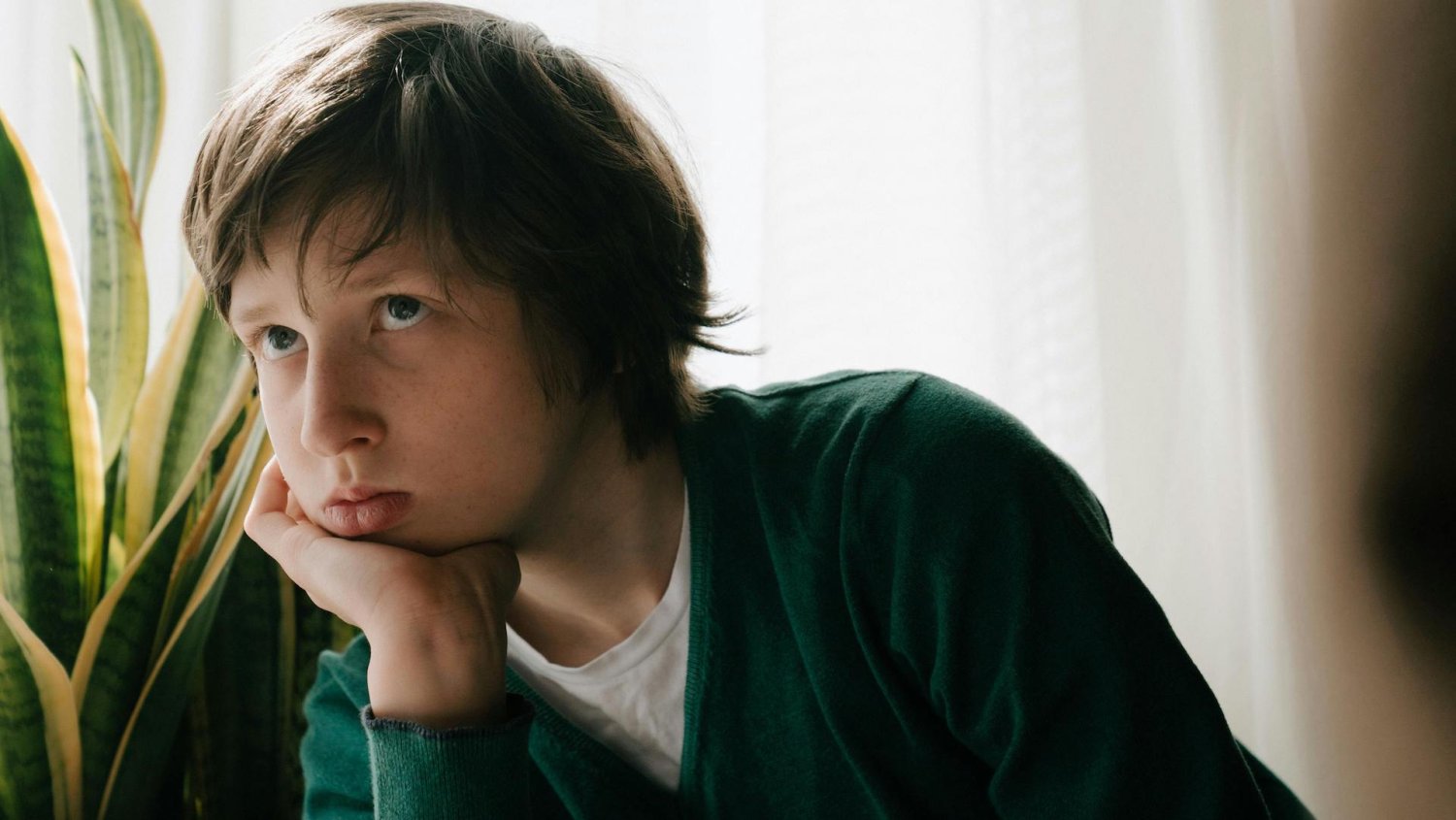 Jak nauczyć dziecko radzić sobie z hejtem i przemocą w szkole? Jest coś, co może je uratować