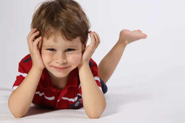 Fot. Pixabay / [url=https://pixabay.com/en/boys-toddlers-kids-happy-smiles-286789/]White77[/url] / [url=https://pixabay.com/en/service/terms/#download_terms]CC0 Public Domain[/url]