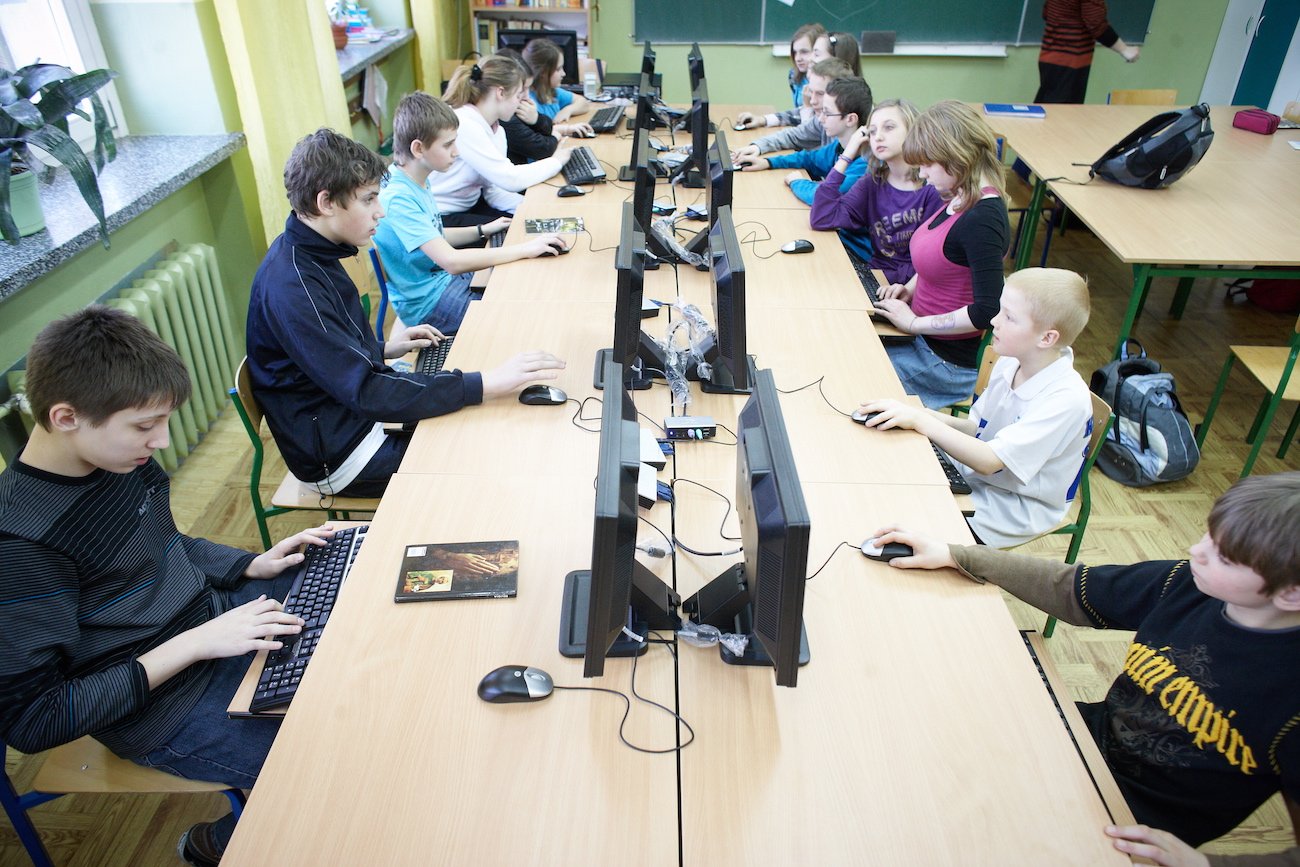 MEN sypie kasą na nowy program dla uczniów. Do podziału aż 260 milionów
