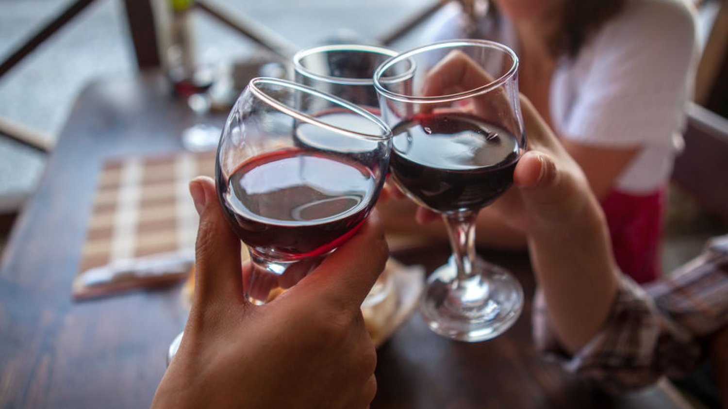 Kawa i wino mogą chronić przed rakiem piersi