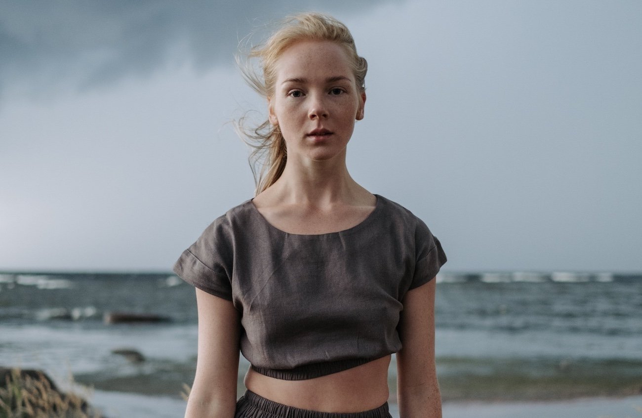 "Nie chronił mnie nikt". Psychiatra o traumie, która wynika z "przymykania oczu"