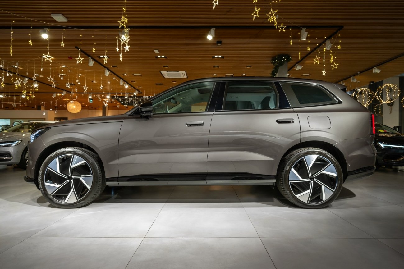 W pełni elektryczny samochód osobowy dla dużej rodziny. Bezpieczeństwo to jego drugie imię