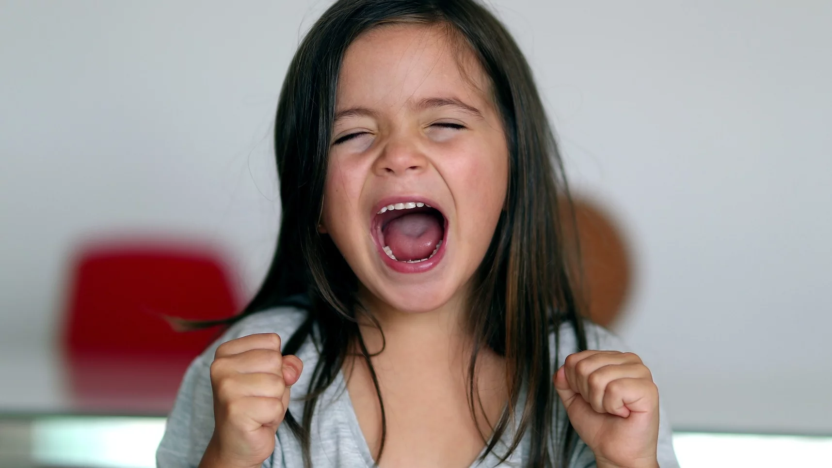 Znaki, które świadczą o tym, iż dziecko jest przeciążone. Nie wolno tego bagatelizować